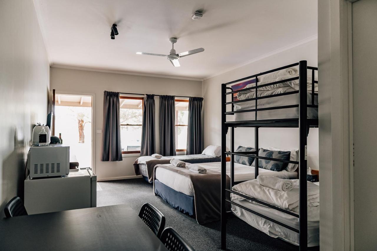 Port Albert Motel Екстер'єр фото